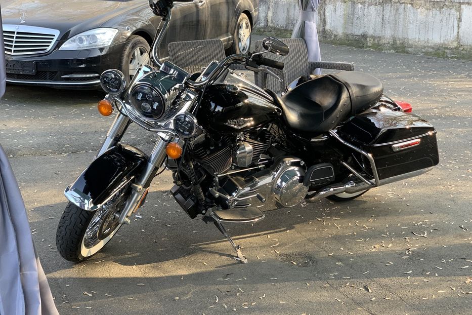 Продам Мотоциклы Все Harley-Davidson FLHR ROAD KING 2015 года в Киеве