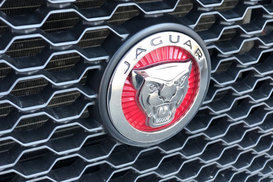 Продам Jaguar F-Type F-Pace Diesel  2017 года в Киеве