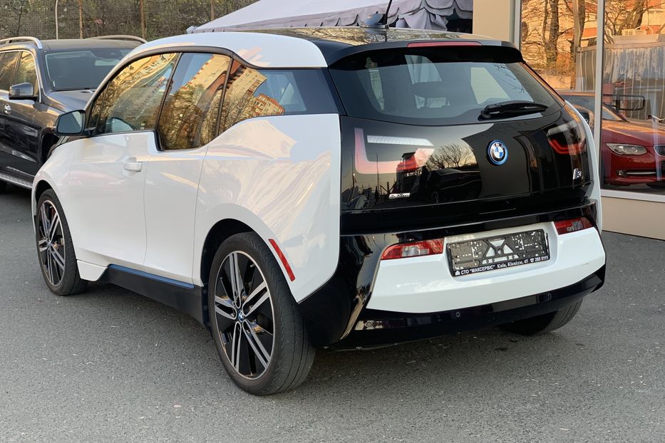 Продам BMW I3 94 Ah 2016 года в Киеве