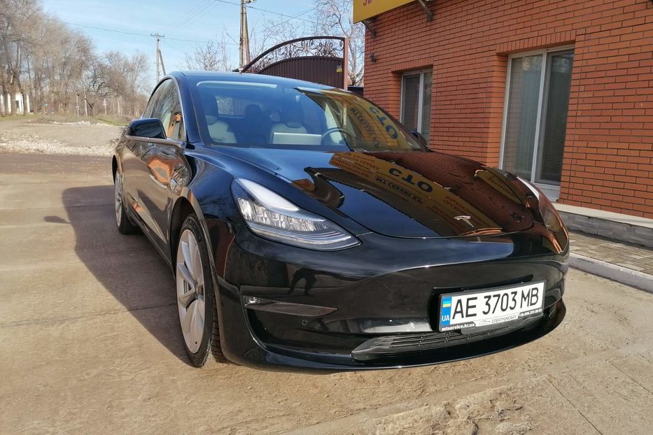 Продам Tesla Model 3  Dual Motor Long Range 2018 года в г. Кривой Рог, Днепропетровская область