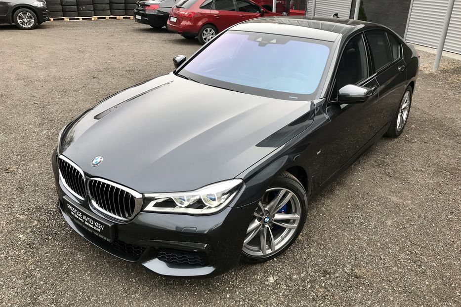 Продам BMW 750 D M-pack xDrive Официальный 2017 года в Киеве