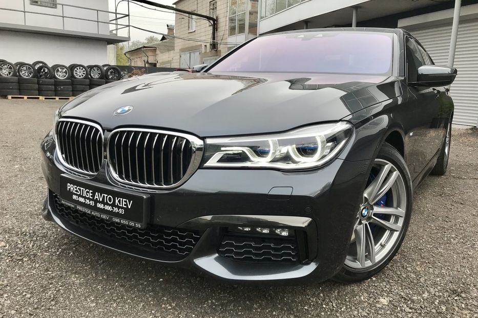 Продам BMW 750 D M-pack xDrive Официальный 2017 года в Киеве