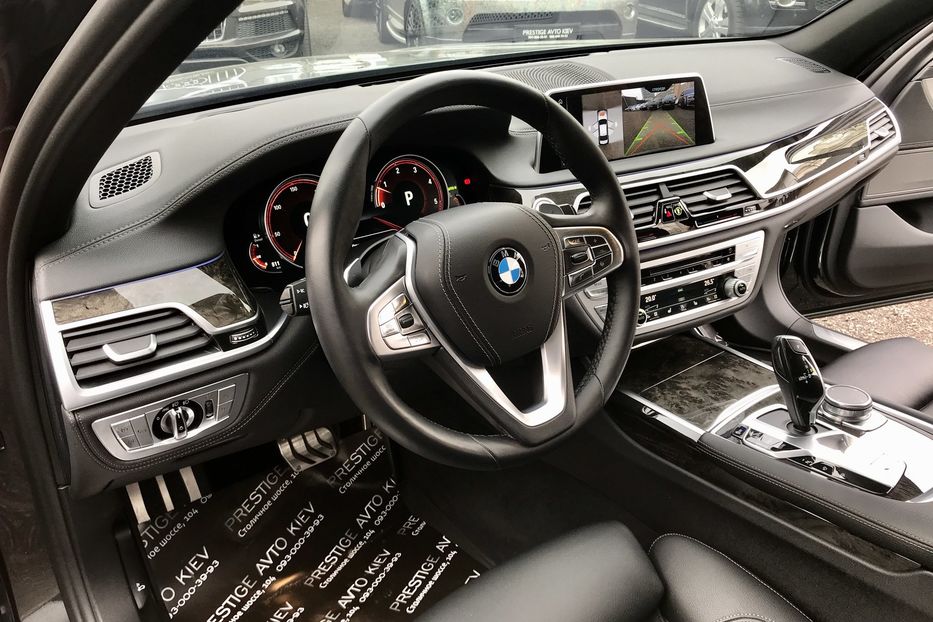 Продам BMW 750 D M-pack xDrive Официальный 2017 года в Киеве