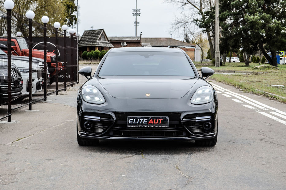 Продам Porsche Panamera Turbo 2017 года в Киеве