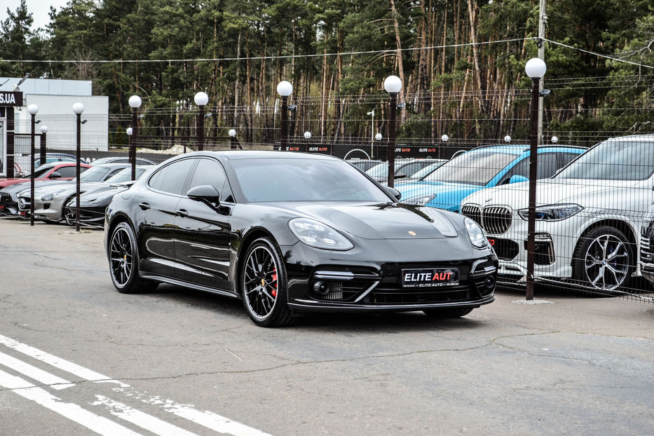Продам Porsche Panamera Turbo 2017 года в Киеве