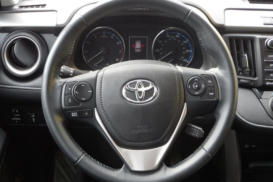 Продам Toyota Rav 4 2016 года в Днепре