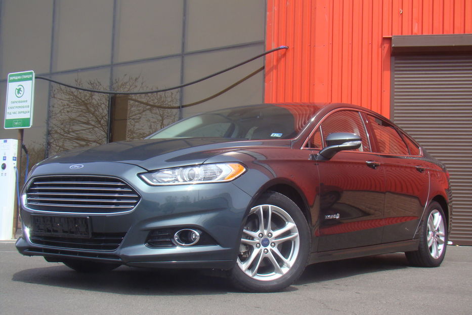 Продам Ford Fusion HYBRIDE TITANIUM 2016 года в Одессе