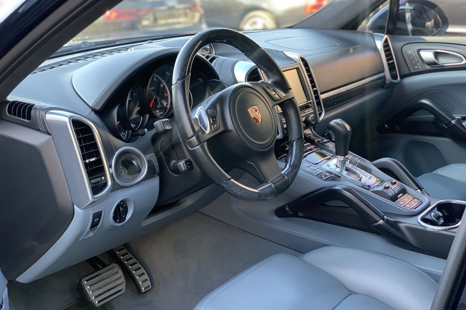 Продам Porsche Cayenne Turbo 2011 года в Киеве