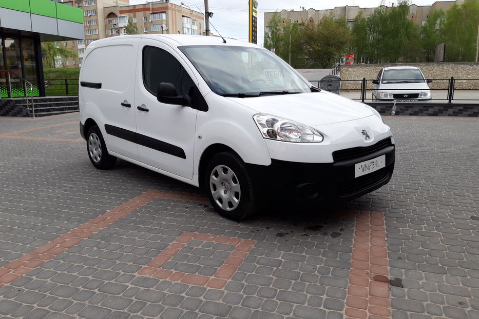 Продам Peugeot Partner груз. 66kw A/C kruiz 2015 года в Тернополе