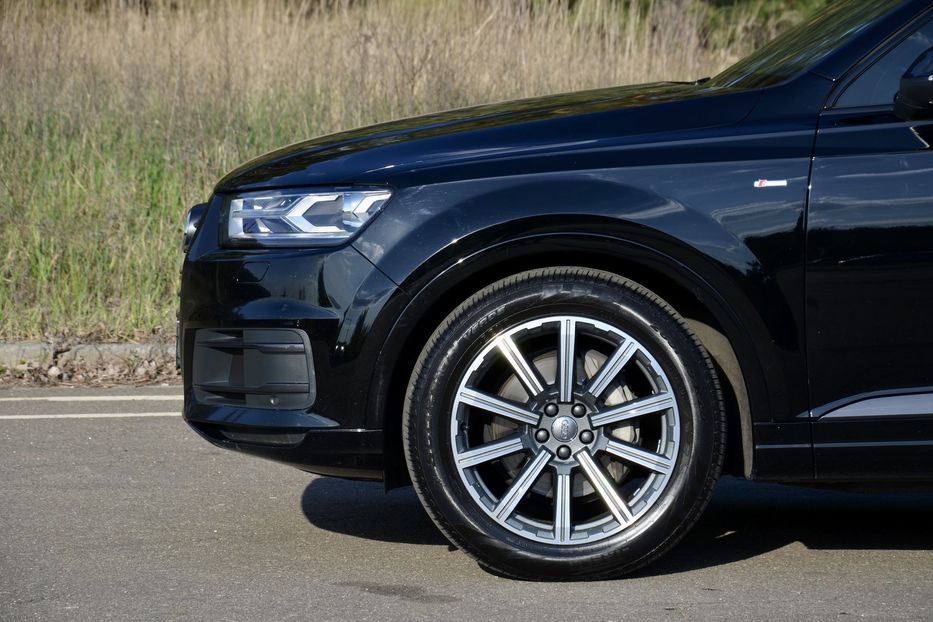 Продам Audi Q7 S-Line 2017 года в Киеве