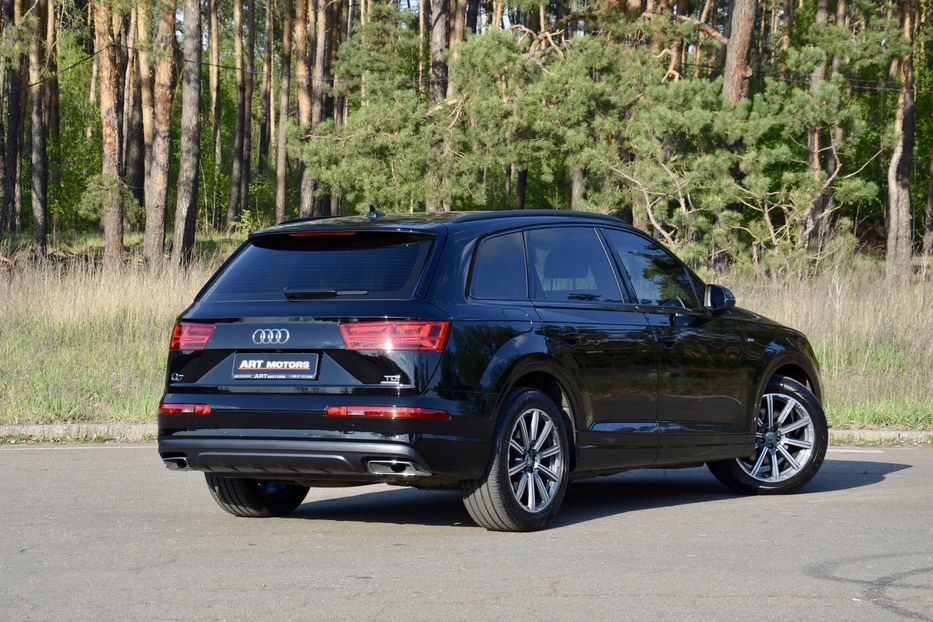 Продам Audi Q7 S-Line 2017 года в Киеве