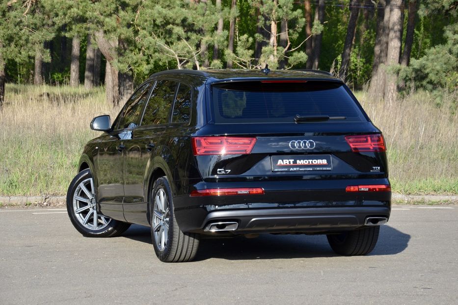 Продам Audi Q7 S-Line 2017 года в Киеве