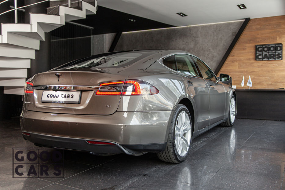 Продам Tesla Model S 70 320л.с 2015 года в Одессе