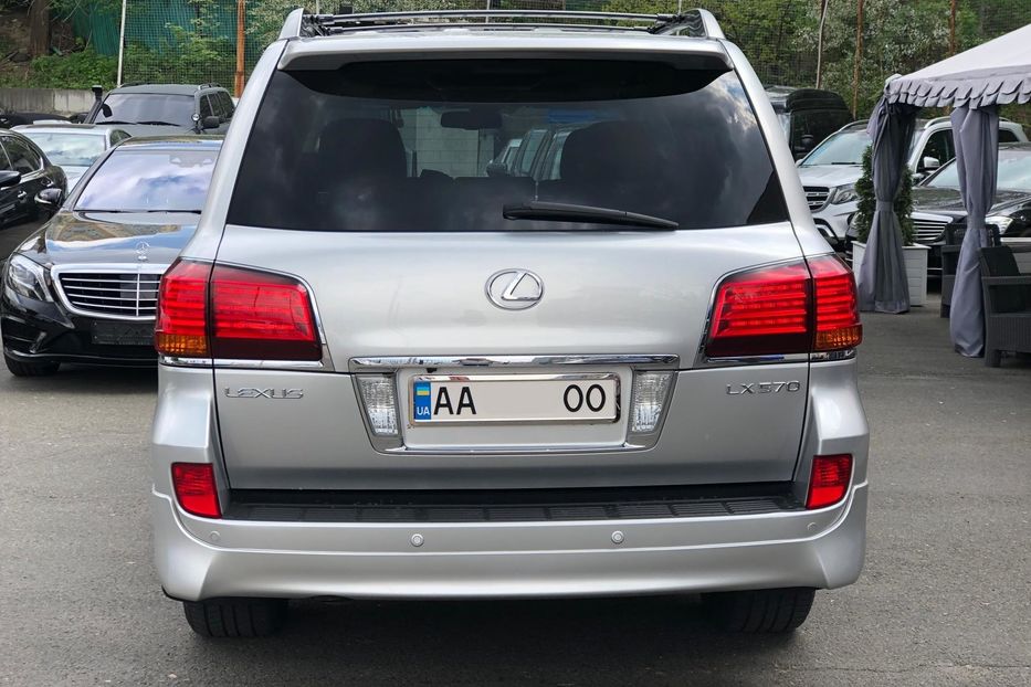 Продам Lexus LX 570 Официальный 2010 года в Киеве