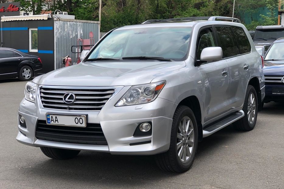 Продам Lexus LX 570 Официальный 2010 года в Киеве