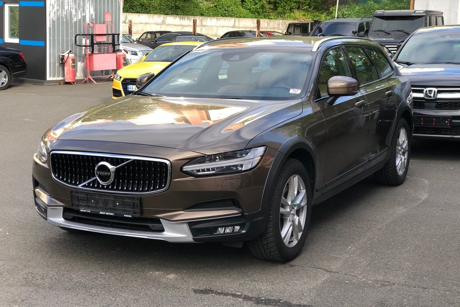 Продам Volvo V90 Cross Country D5 2018 года в Киеве