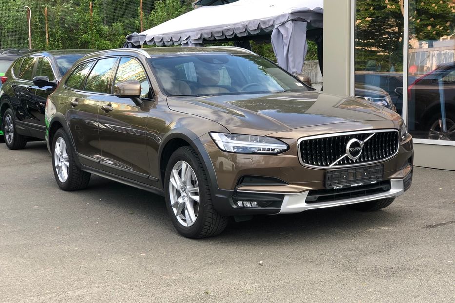 Продам Volvo V90 Cross Country D5 2018 года в Киеве