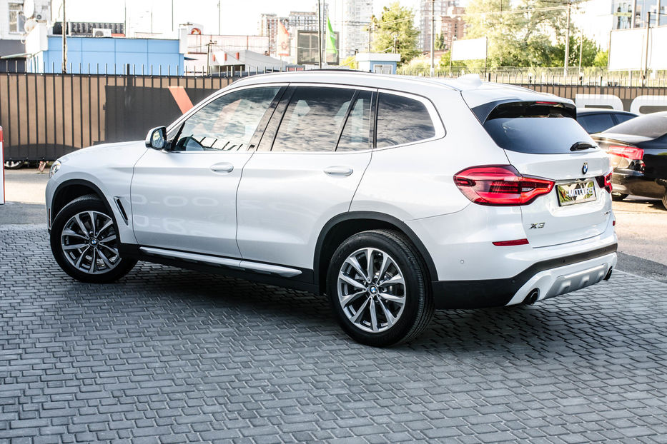 Продам BMW X3 3.0i Sdrive 2019 года в Киеве