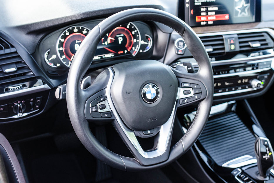 Продам BMW X3 3.0i Sdrive 2019 года в Киеве