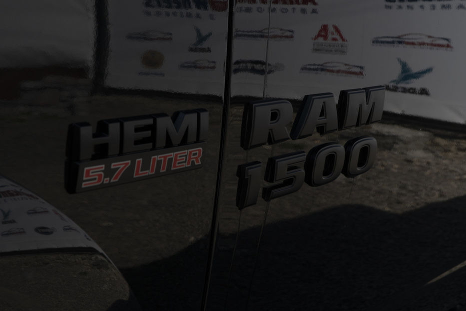 Продам Dodge RAM 1500 SPORT BLACK EDITION 2018 года в Черновцах