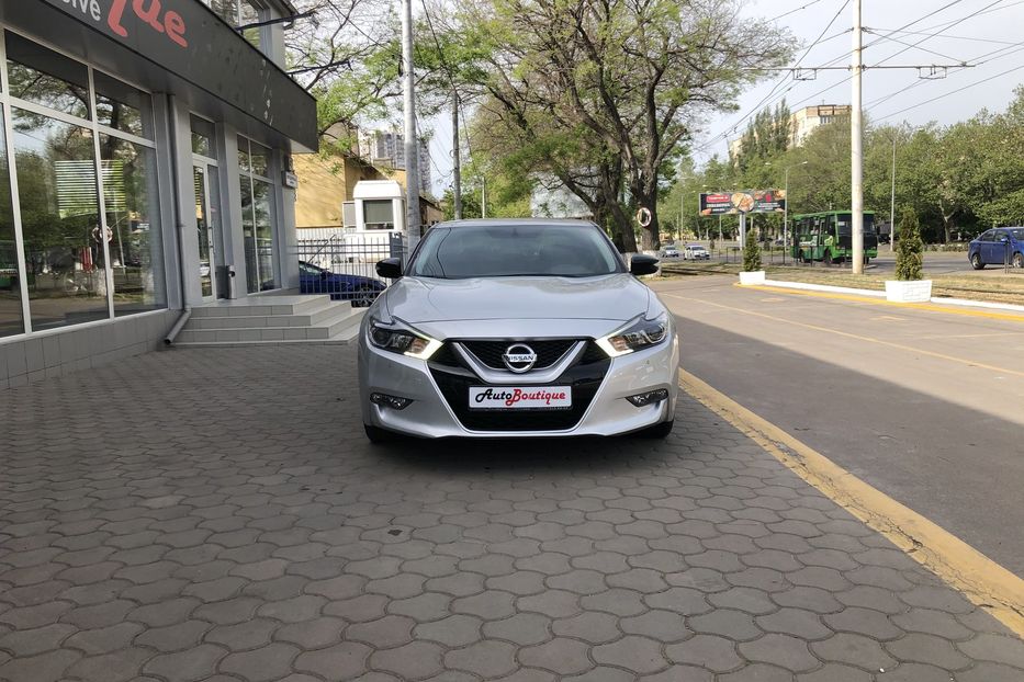 Продам Nissan Maxima 2019 года в Одессе