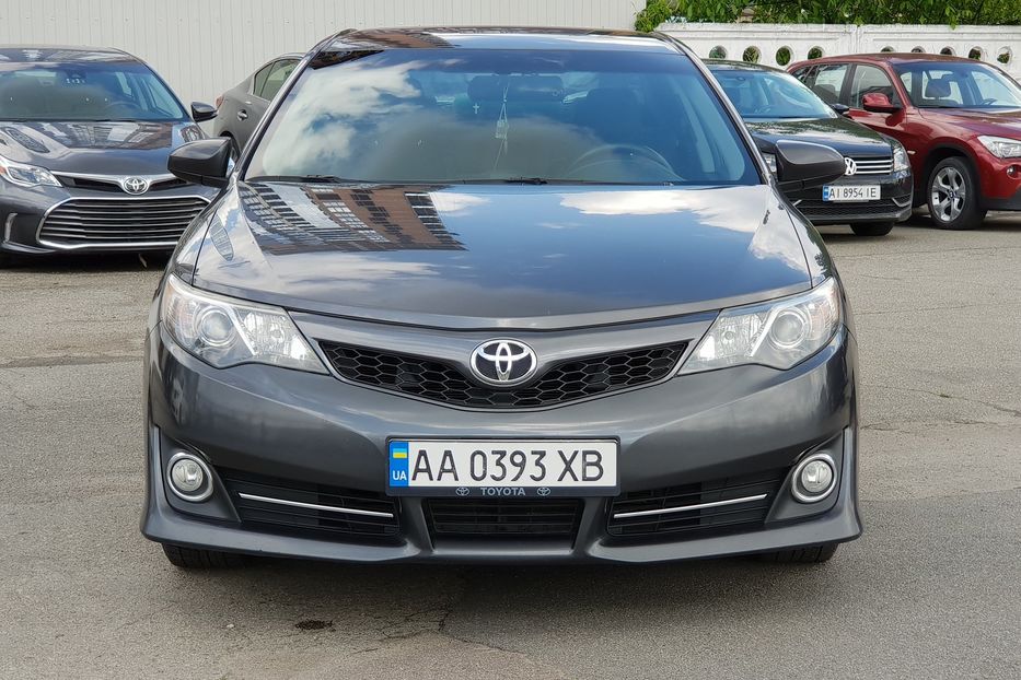 Продам Toyota Camry SE 2013 года в Киеве