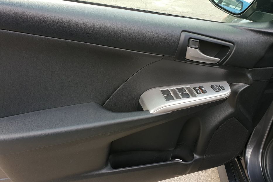 Продам Toyota Camry SE 2013 года в Киеве
