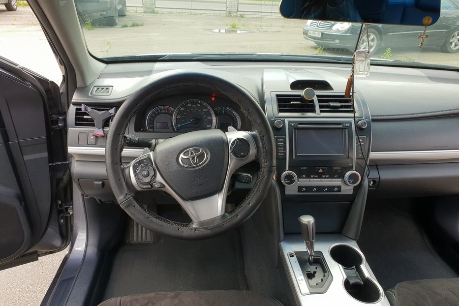 Продам Toyota Camry SE 2013 года в Киеве