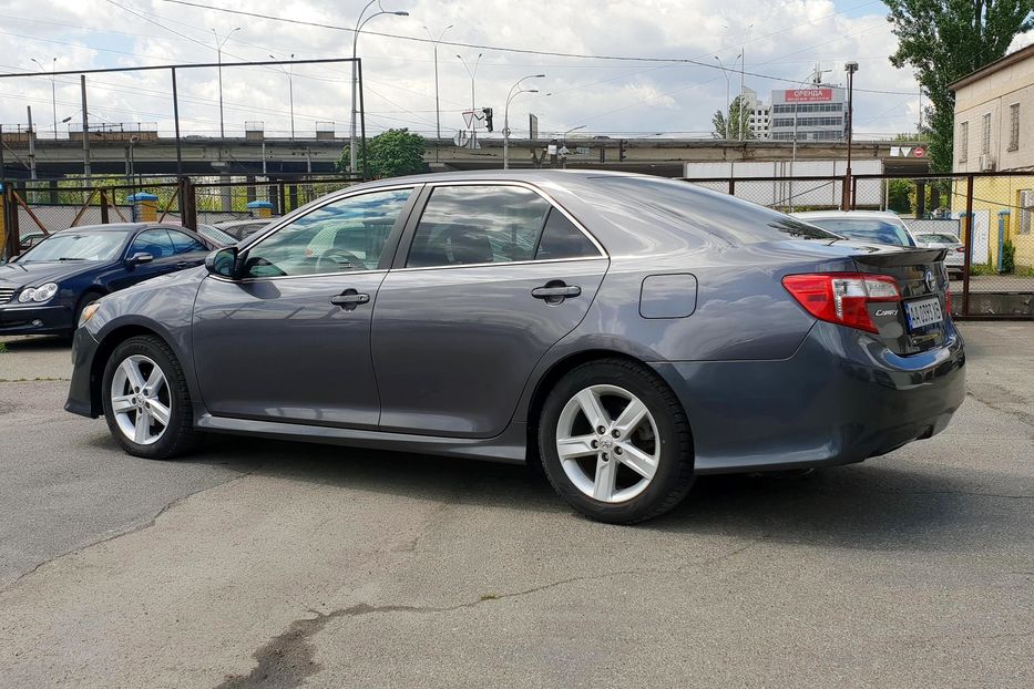 Продам Toyota Camry SE 2013 года в Киеве