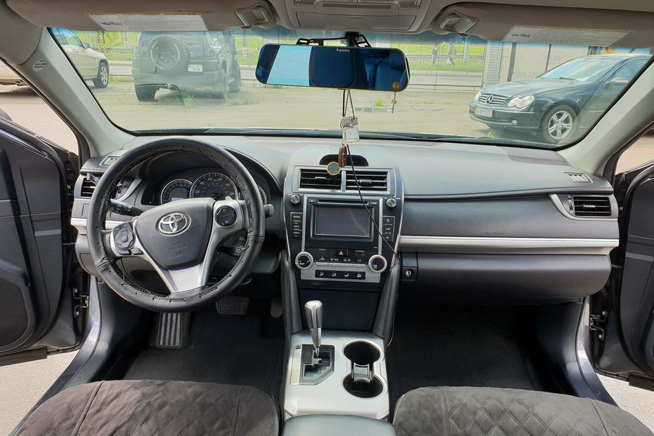 Продам Toyota Camry SE 2013 года в Киеве