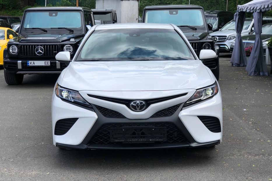 Продам Toyota Camry 2018 года в Киеве