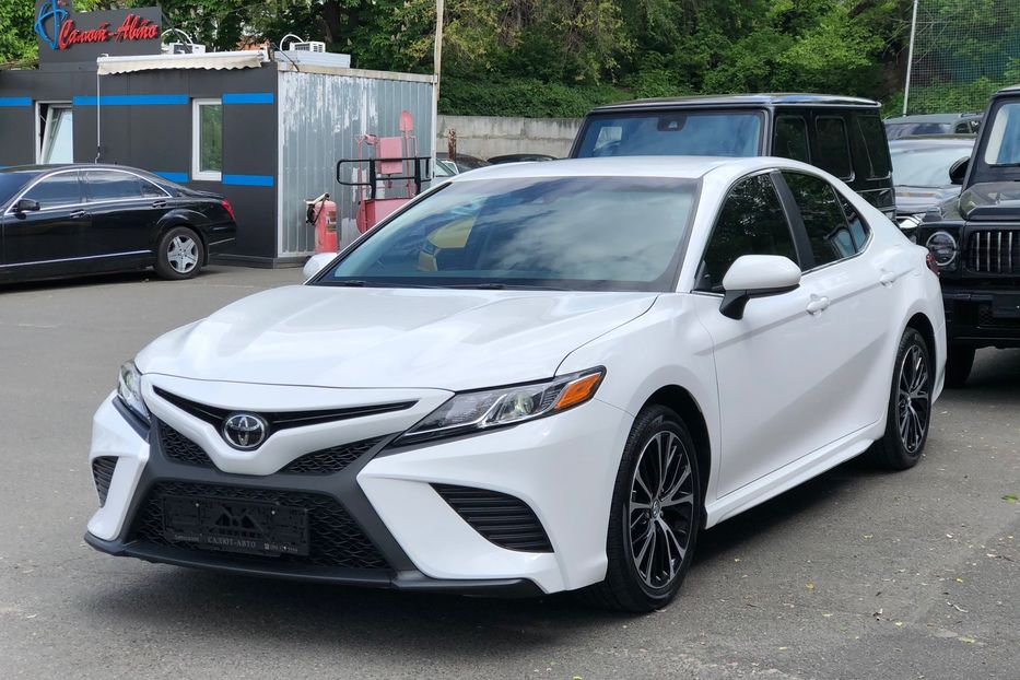 Продам Toyota Camry 2018 года в Киеве