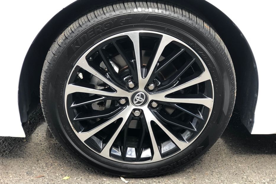 Продам Toyota Camry 2018 года в Киеве
