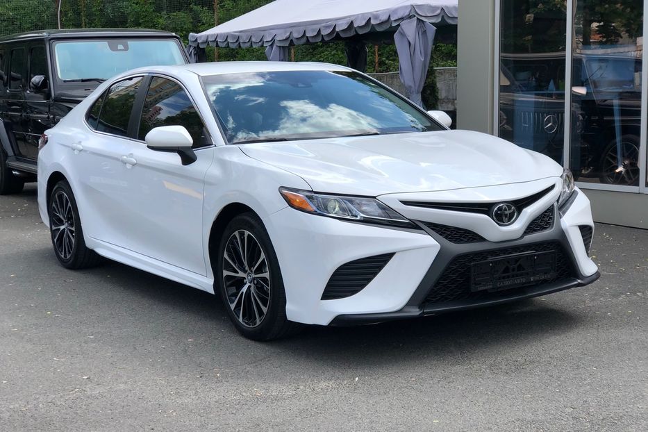 Продам Toyota Camry 2018 года в Киеве