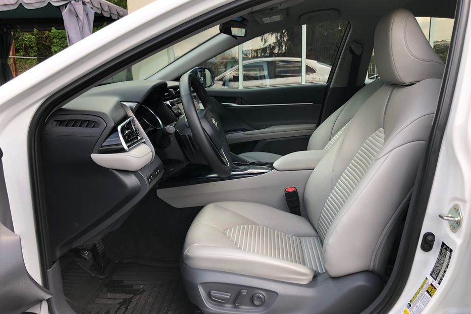 Продам Toyota Camry 2018 года в Киеве