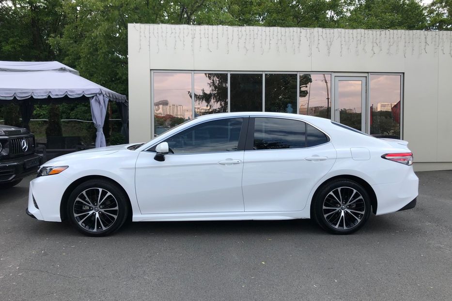 Продам Toyota Camry 2018 года в Киеве