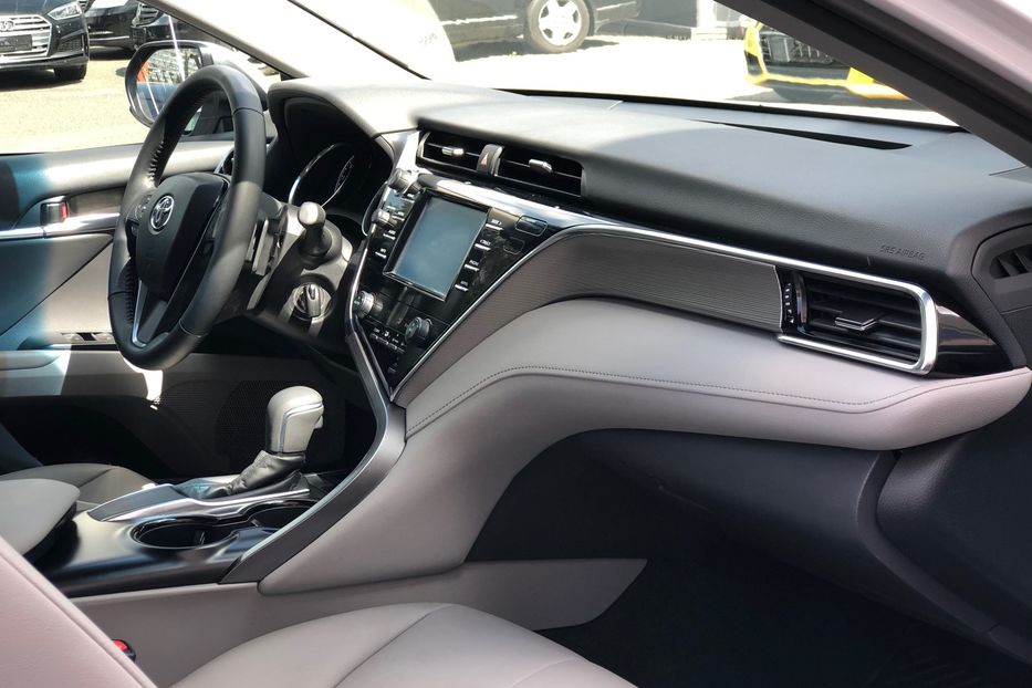 Продам Toyota Camry 2018 года в Киеве