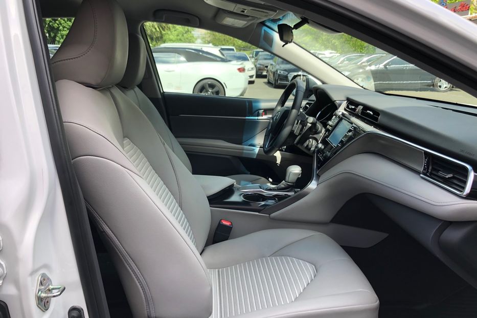Продам Toyota Camry 2018 года в Киеве