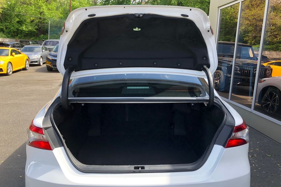 Продам Toyota Camry 2018 года в Киеве