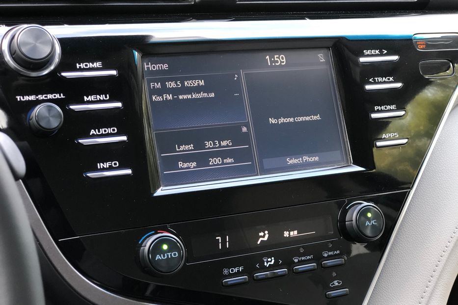 Продам Toyota Camry 2018 года в Киеве