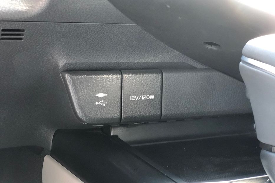 Продам Toyota Camry 2018 года в Киеве