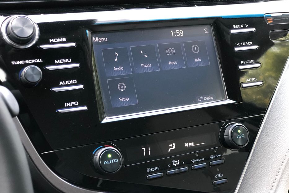 Продам Toyota Camry 2018 года в Киеве