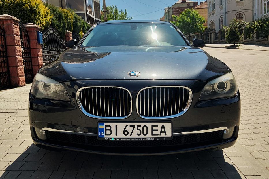 Продам BMW 740 2011 года в Черновцах