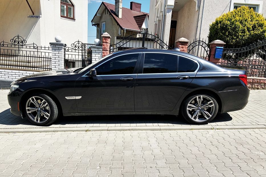 Продам BMW 740 2011 года в Черновцах