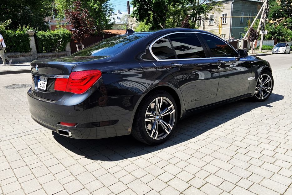 Продам BMW 740 2011 года в Черновцах