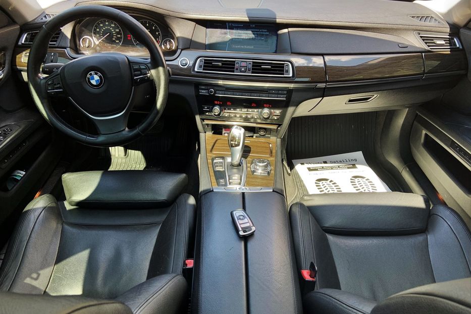 Продам BMW 740 2011 года в Черновцах