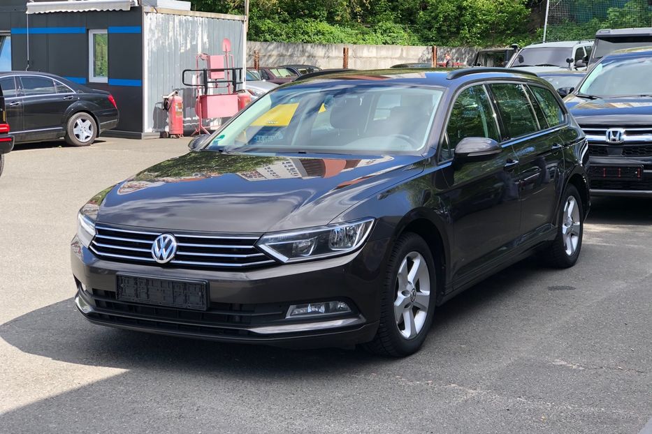 Продам Volkswagen Passat B8 2015 года в Киеве