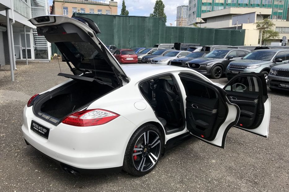 Продам Porsche Panamera GTS Официальный 2012 года в Киеве