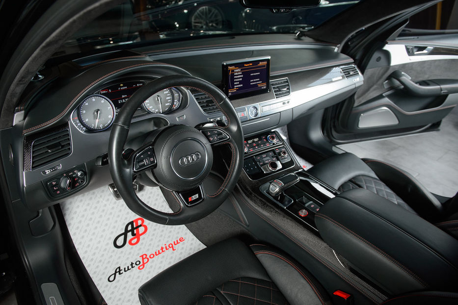 Продам Audi S8 (608 л.с.) Quattro 2016 года в Одессе