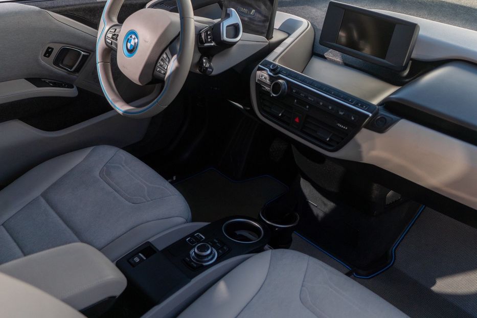 Продам BMW I3 MEGA 2015 года в Черновцах